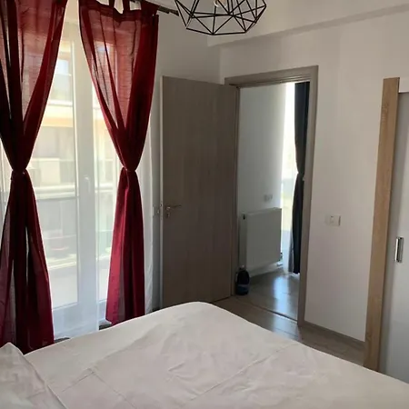 Adrian Mamaia Nord Apartment